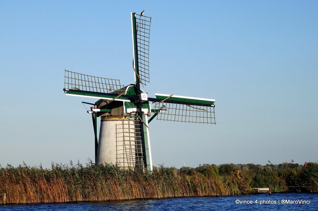 Windmill -called 'Lakemolen'- along the lakes 'Kager Plassen' near Warmond - Panoramio ID # 100,000,001 by Maro Vinci