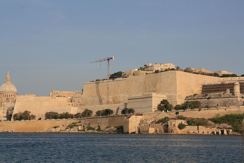 Valetta vom Hafen aus by Mike.Smitti