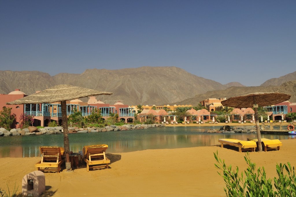 Hyatt Regency Taba Heights здесь купатся нельзя by Aleksandr S