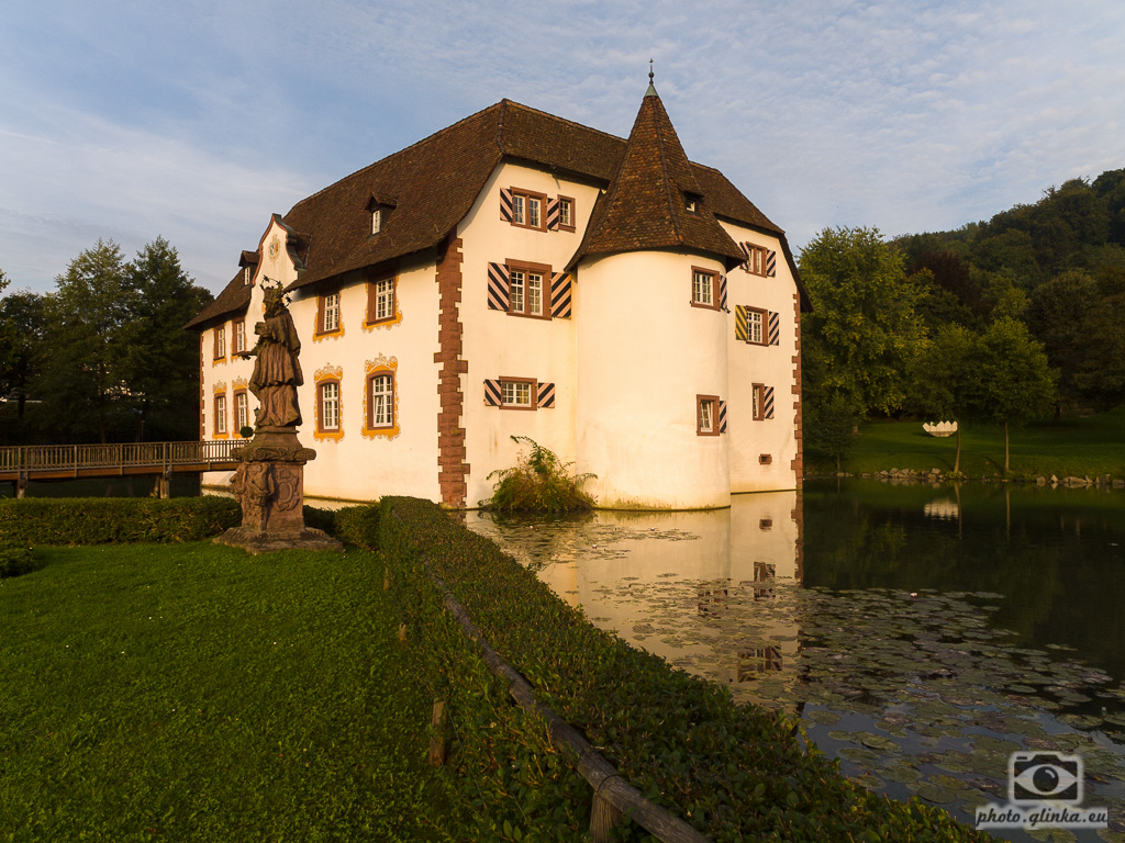 Wasserschloss Inzlingen by A. Glinka