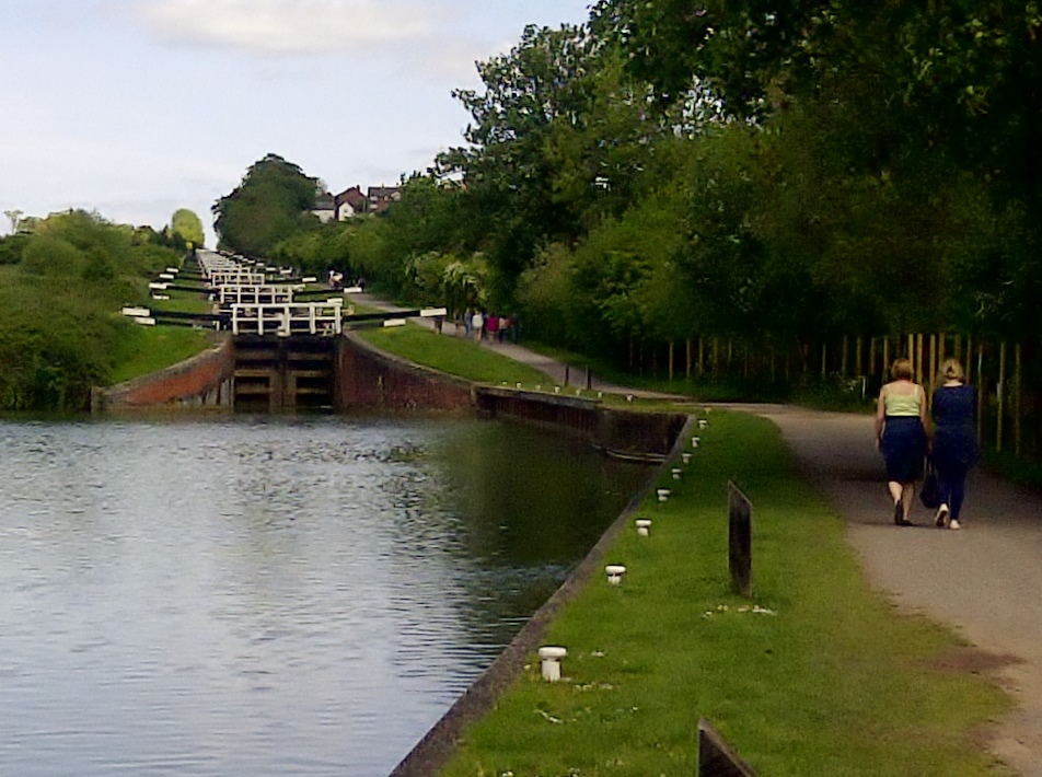 Caen Hill Locks by Avalon Lodge BedandB…