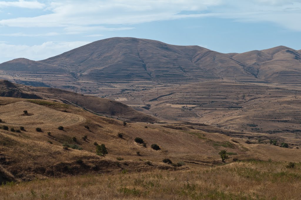 Lusashogh 0611, Armenia by Виктор Бело??