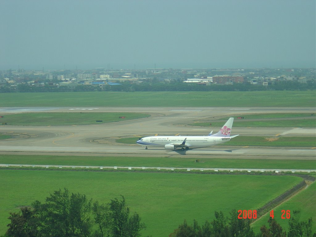 RUN ON TAXIWAY by Chih Yen Lin