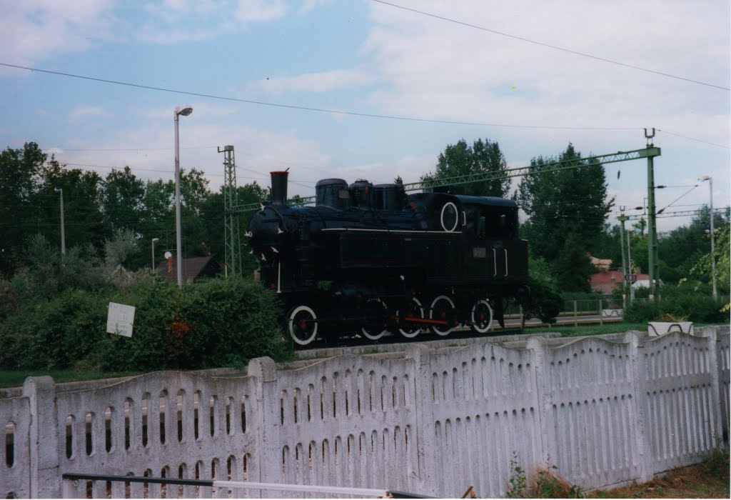 Bahnübergang in Siofok (1999) by Moehris