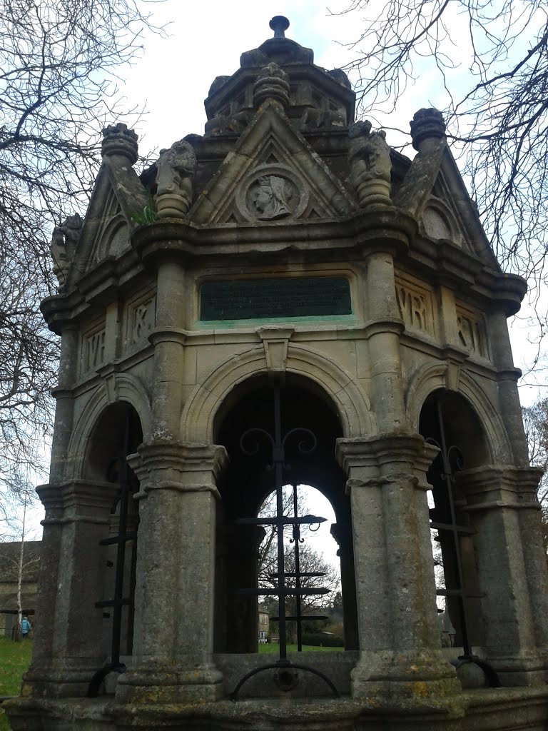 Memorial to Queen Victoria's visit and the provision of a water supply, Brown's Lane, Charlbury, Oxfordshire by Mummervideo