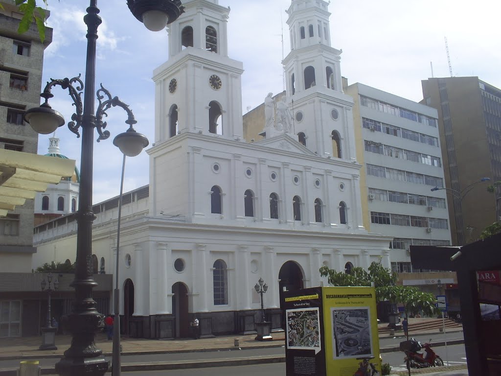 Catedral-Bucaramanaga by andres amaya