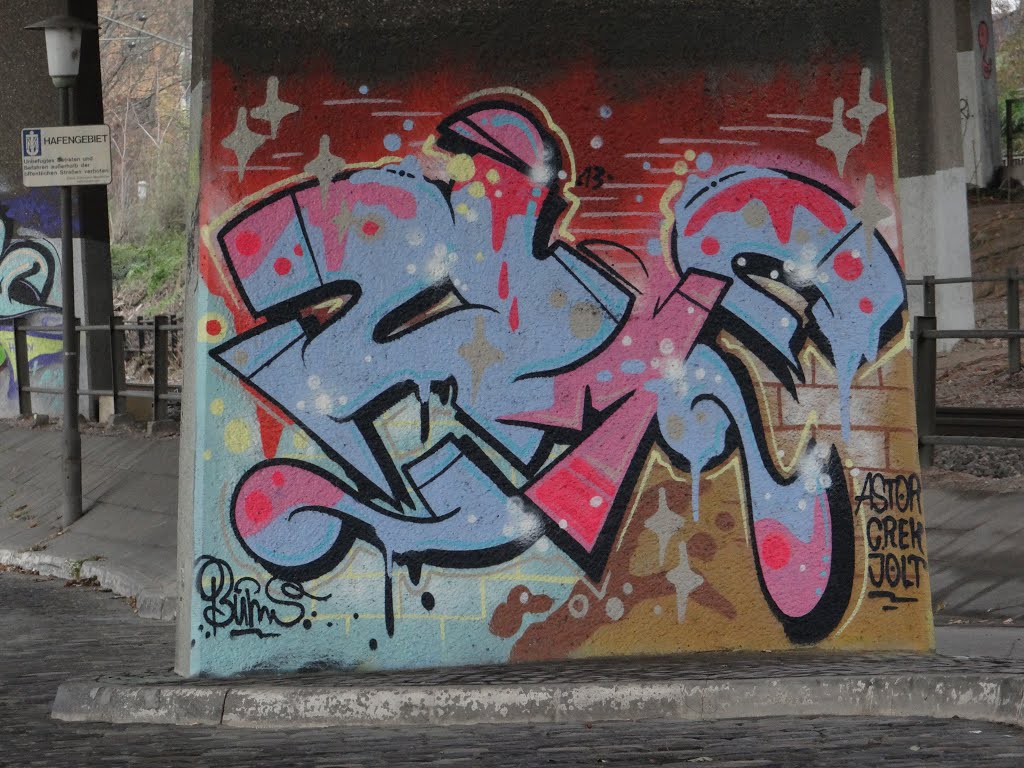 Graffiti by vrroouumm