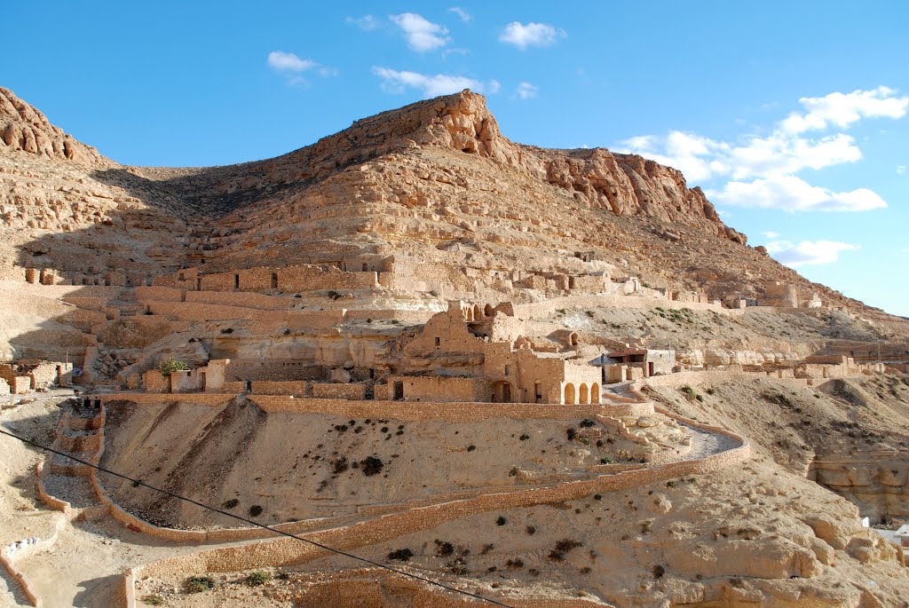 Chenini, Tunisia by Krzysztof Więch