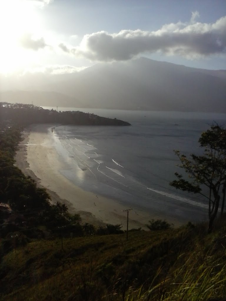 Praia de Barequecaba, São Sebastião - SP, Brazil by Fellipe Papini