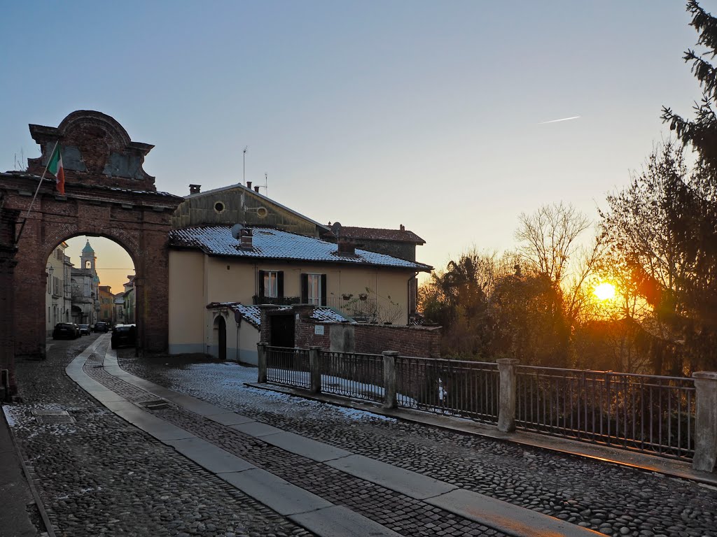 Biella, la Porta della Torrazza al Piazzo (HDR from camera) by Giancarlo Ticozzi