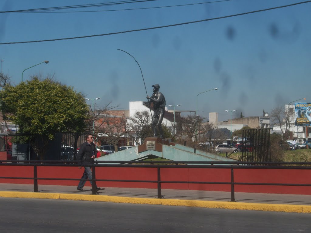 Monumento al pescador by Leandro Martín Dusin…