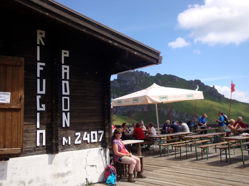 Dolomiten, Rifugio Padon by Rolf Perré