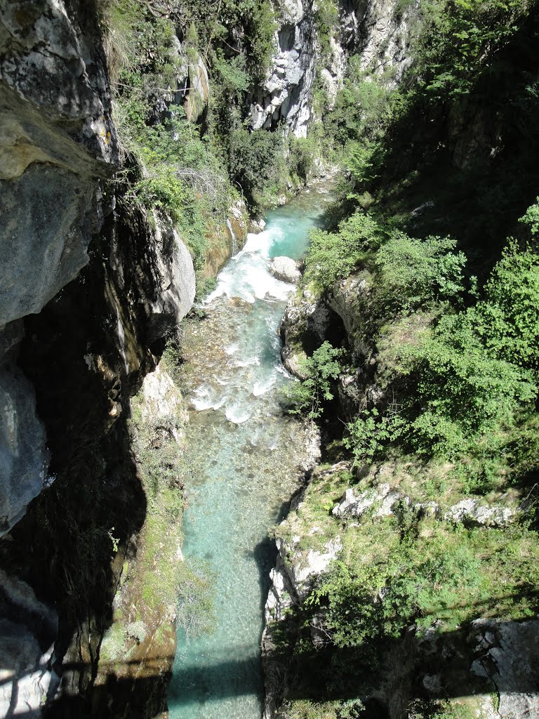 Cañón del Cares, León, España. by Hilario PV