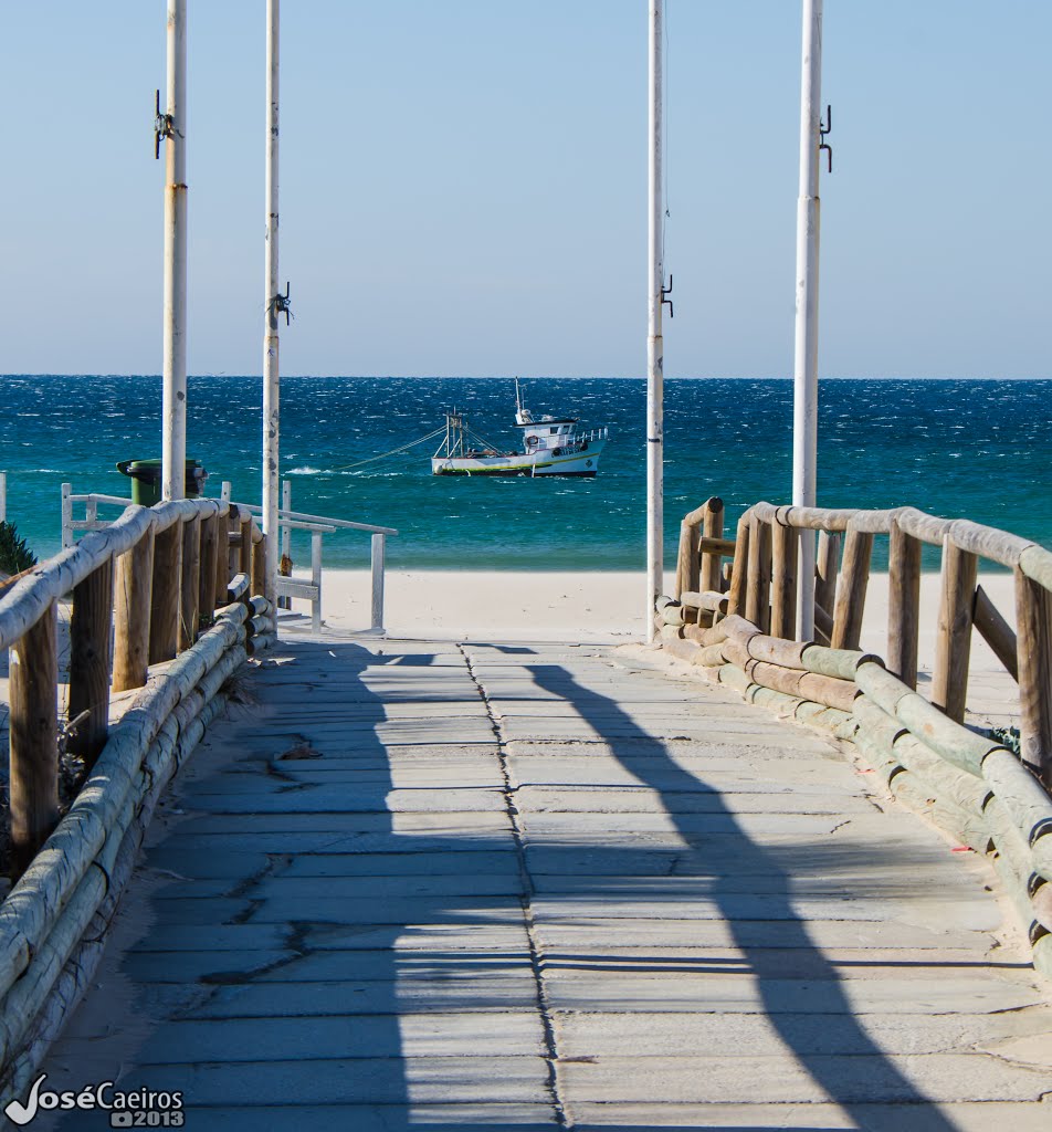 PRAIA DA RAINHA by Jose Caeiros