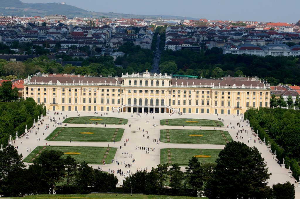 Paleis Schönbrunn by Paul Nechkova-Raven