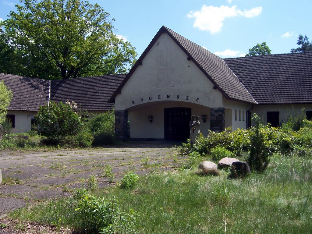 Haus Bogensee by Mr. Benjamin