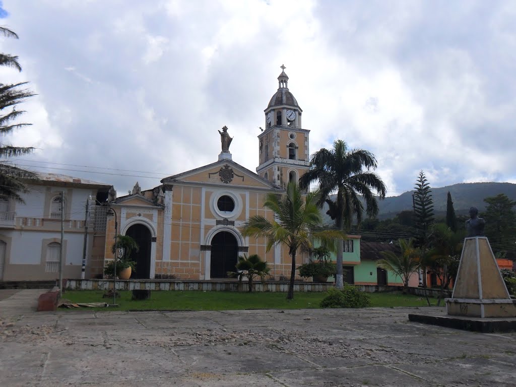 Iglesia by felipe castañeda