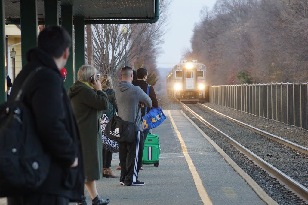 Train approaching at Radburn by Daniel Mazover