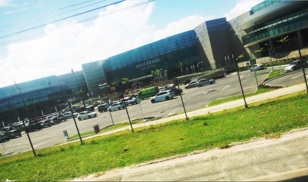 Frente do Boulevard Shopping by João Victor Lima