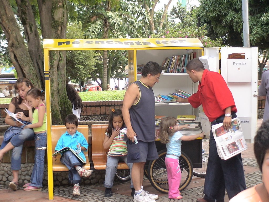 Bibliocarreta Parque Sabaneta Ant. by José María Ruiz Pala…