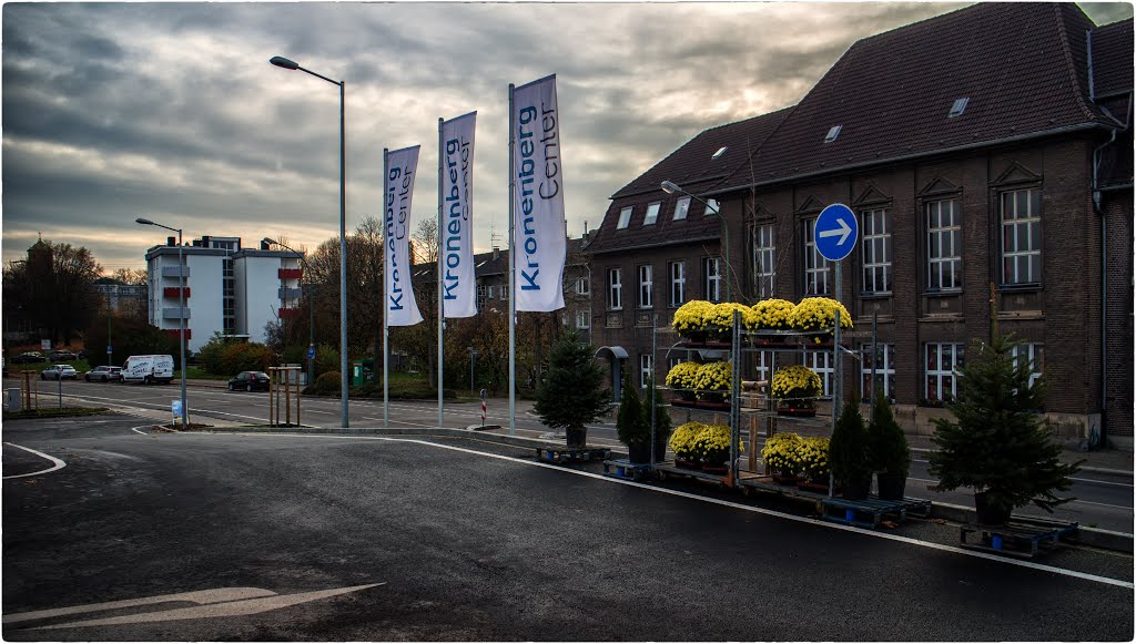 Haedenkampstraße 10, Gemeindezentrum by Ralf Siegler