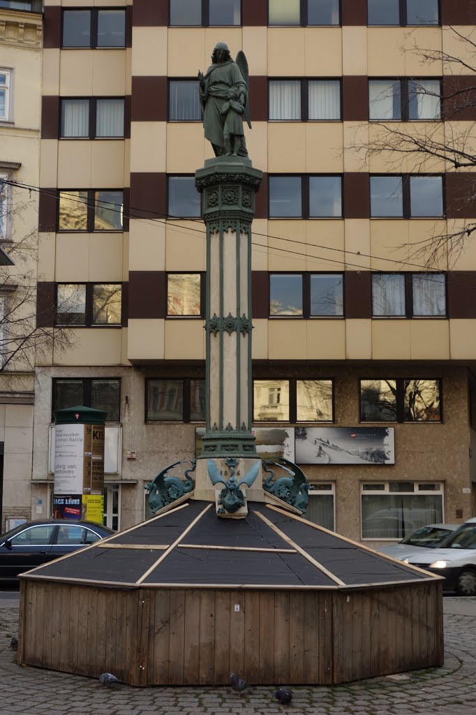 Wien, Rilkeplatz, Schutzengelbrunnen by Manuela Gößnitzer