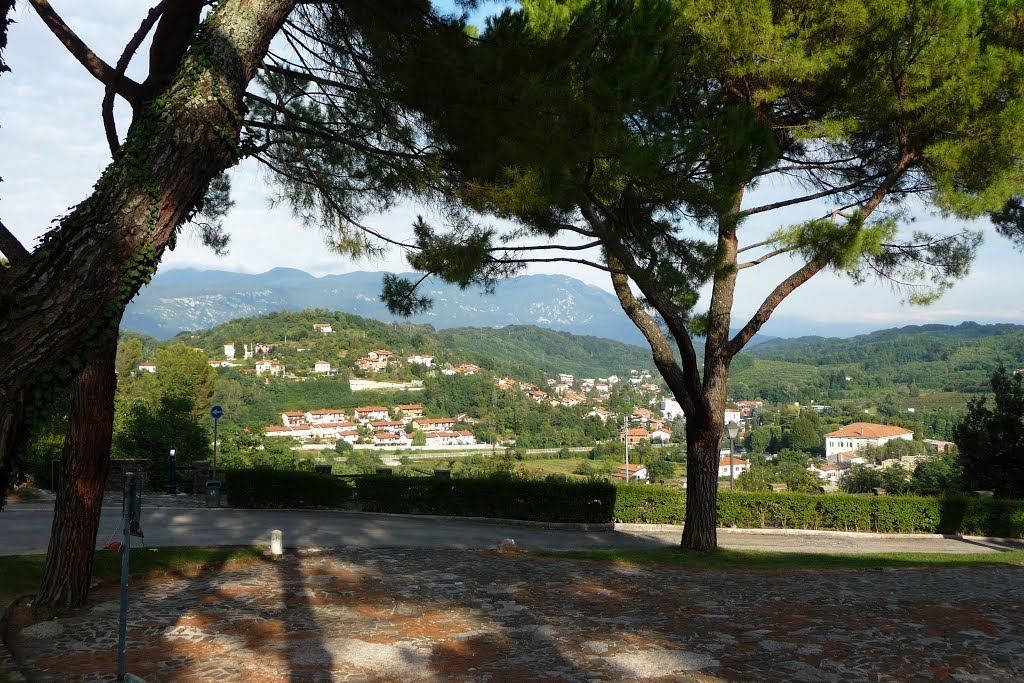 Blick vom Castello Gorizia nach Slowenien by scheu.lo