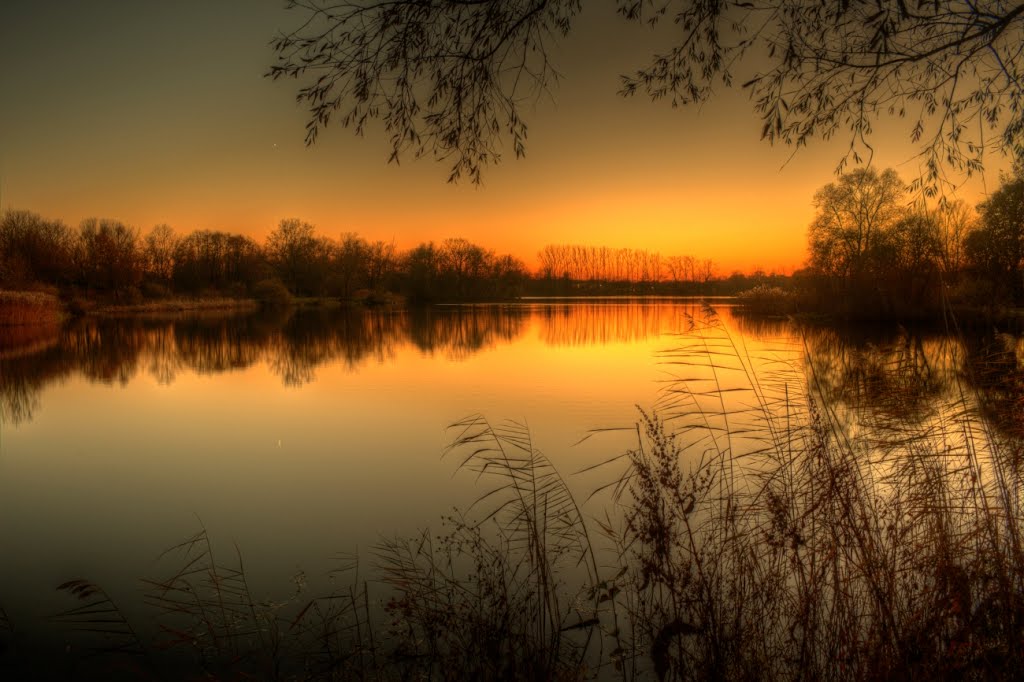 Thielenburger See - Sonnenaufgang im Herbst by Richter Maik