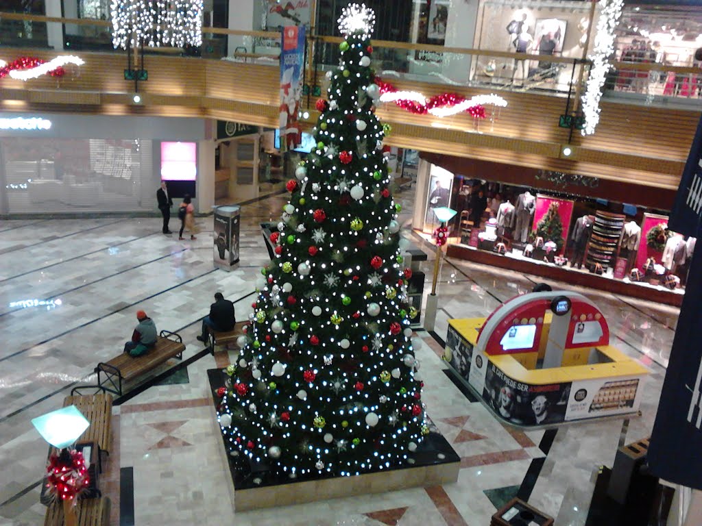 Perisur Mall Christmas Tree 2013 by Jorge Portales