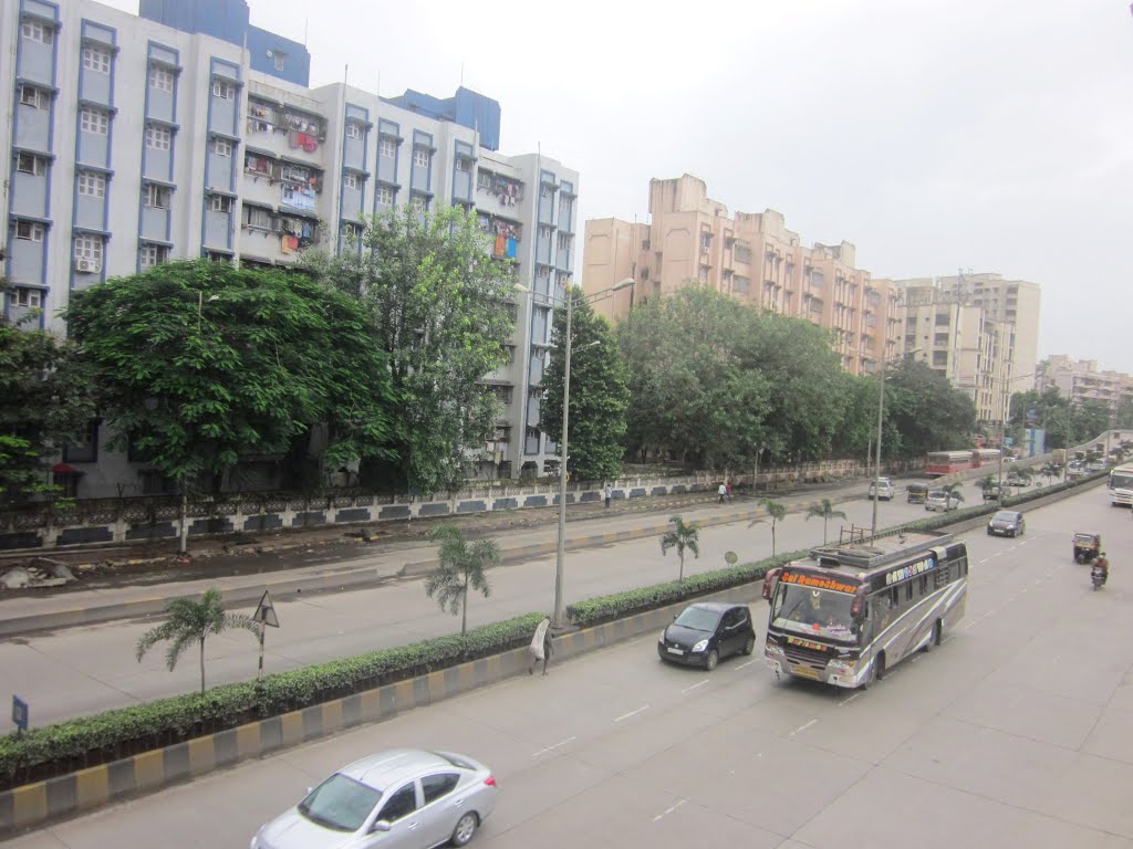 Road in Powai by piyush singh