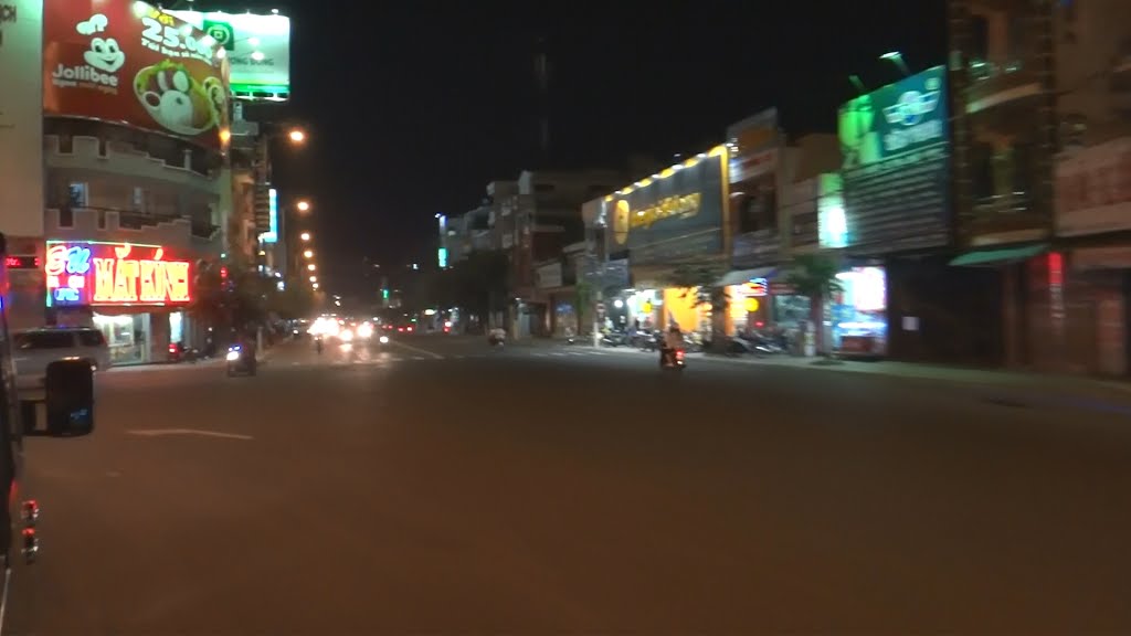 Ngọc Hiệp, NHA Trang, Khanh Hoa Province, Vietnam by Victor Sokolov