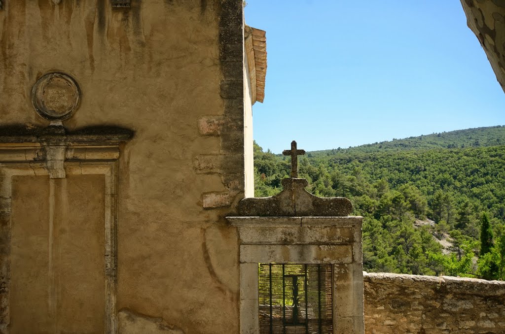 84480 Bonnieux, France by Enrico Nespolo