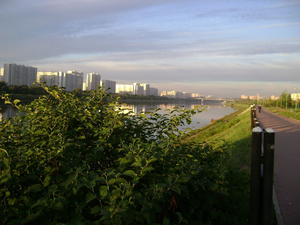 Maryino District, Moscow, Russia by Валерий Г?дков