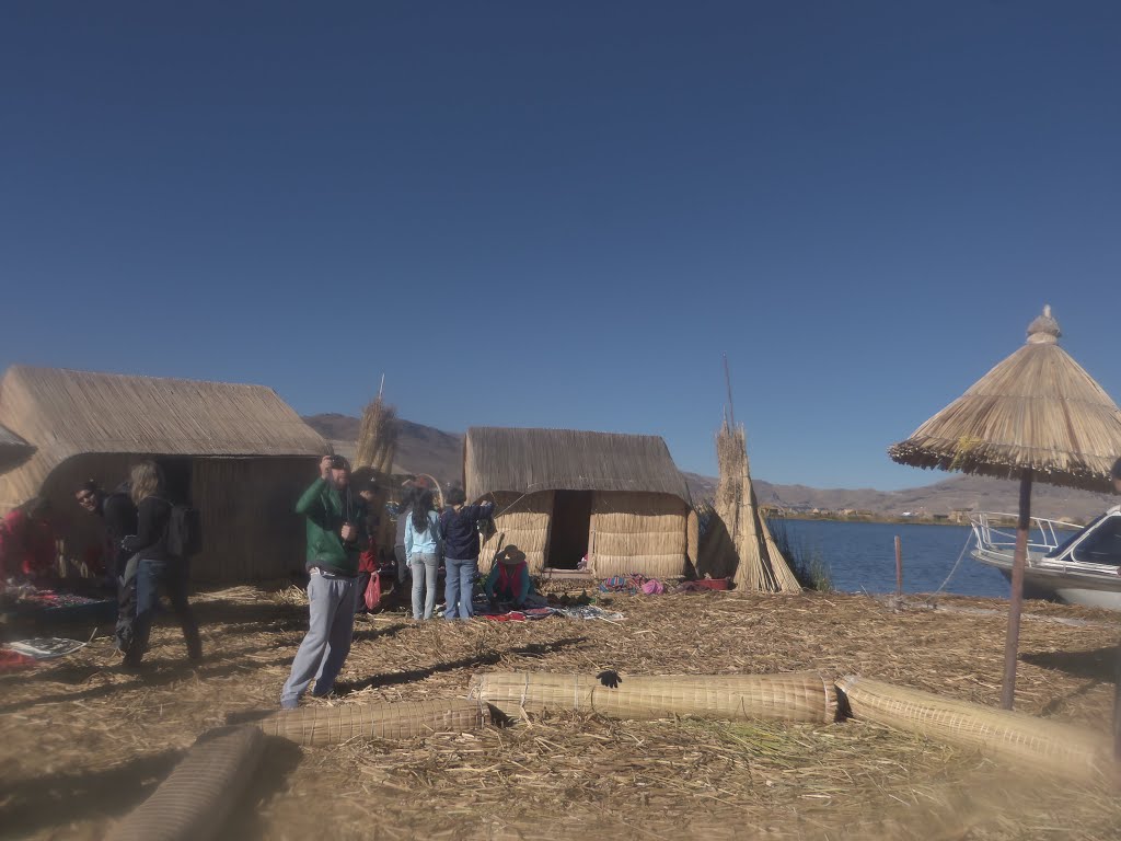 ISLAS FLOTANTES DE UROS M- LAGO TITICACA by Mauro Vicente Bortol…