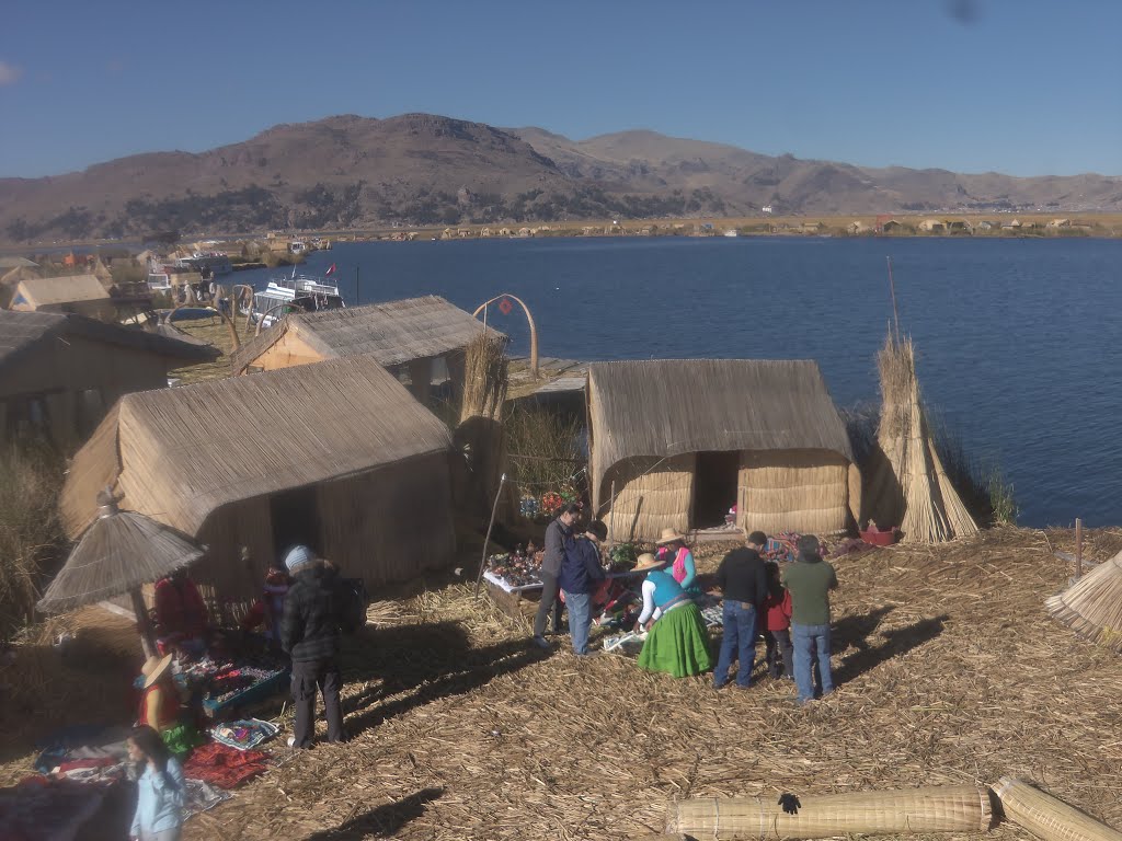 ISLAS FLOTANTES DE UROS - LAGO TITICACA by Mauro Vicente Bortol…