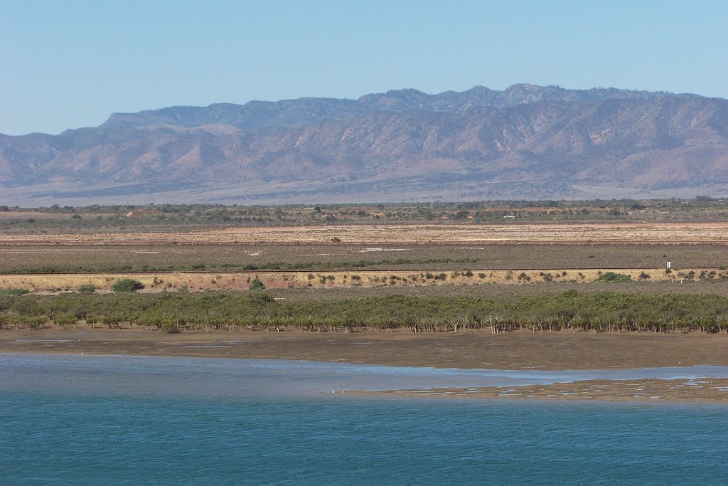 View from Flinder's Lookout by Glockie