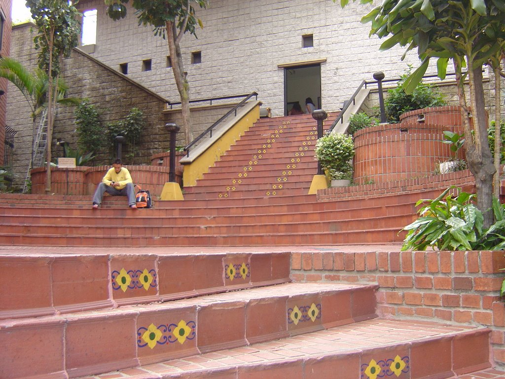 Interior Casa de la Cultura (Escaleras) by camilotamayo