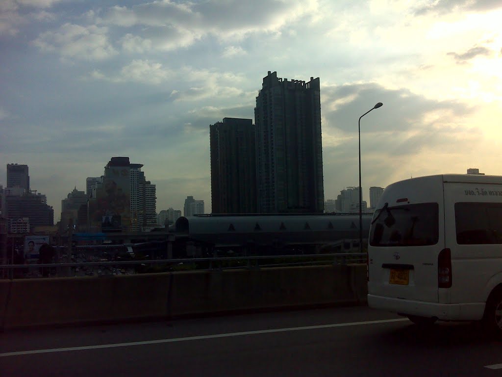 Bang Kapi, Huai Khwang, Bangkok, Thailand by rudolf van Duijn