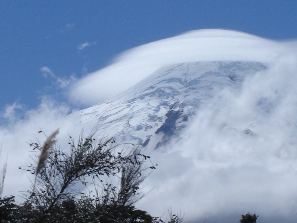 Volcan osorno by Manuel Estay