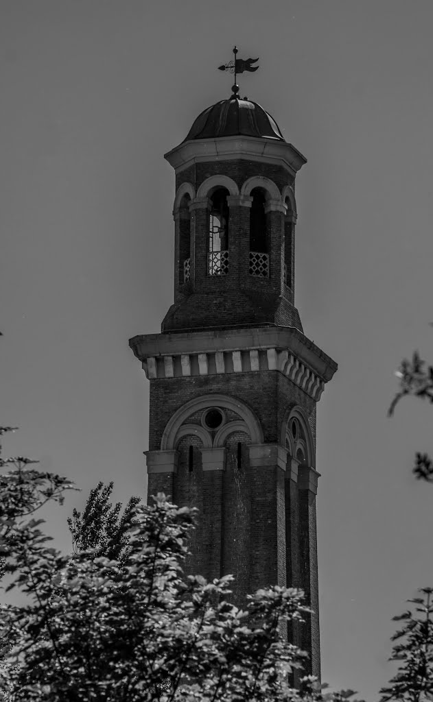 The Standpipe Tower at Kew Bridge Steam Museum by Filipe Camacho