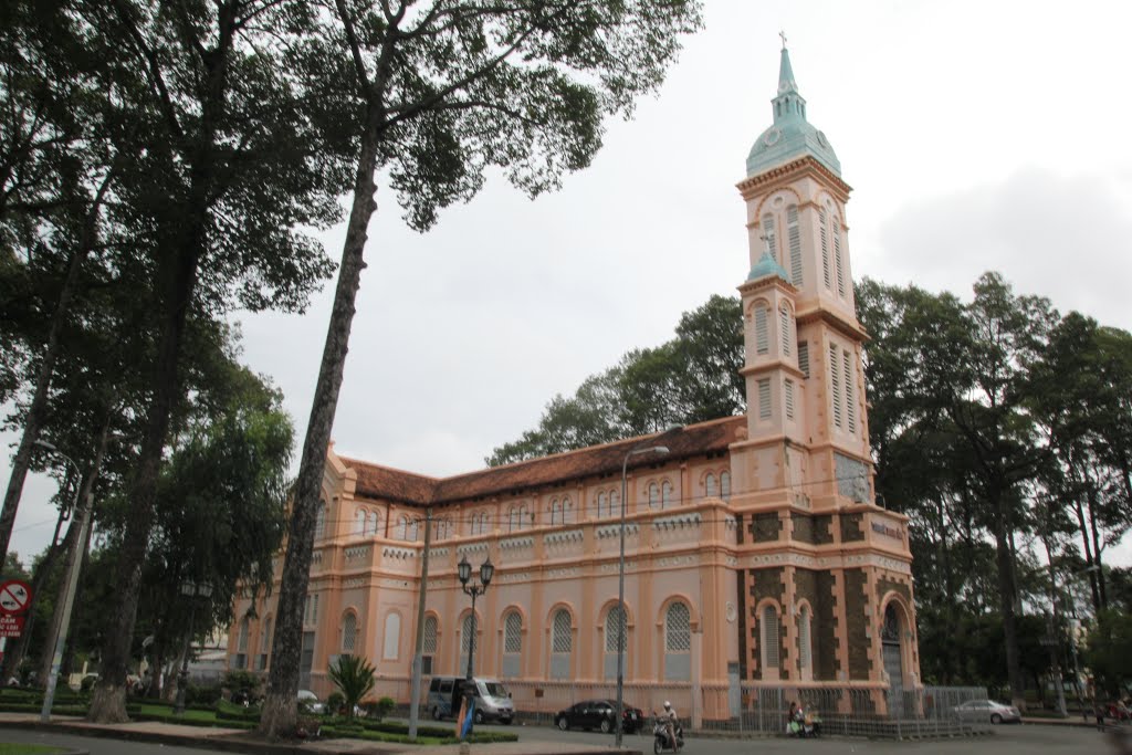 Jeanne D'Arc church by Nam Tran Quang