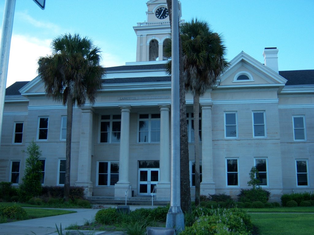 Lafayette County Courthouse by SCBerry