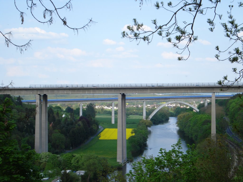 Autobahnbrücke und ICE Brücke Limburg by d.simon