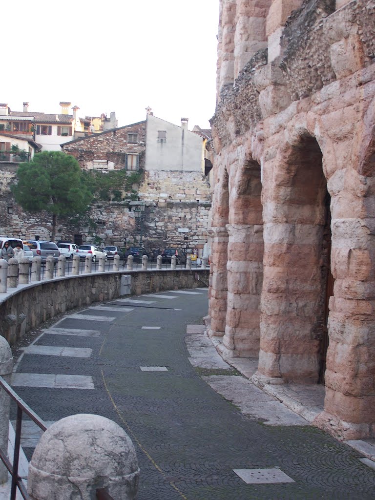 Verona, l'Arena by Giuseppe COSTARELLA