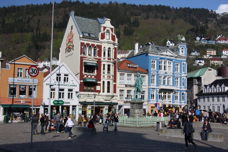 Bergen by Pedro Mordt