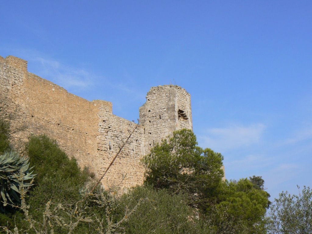 Castell De Santueri by Francesca Riello