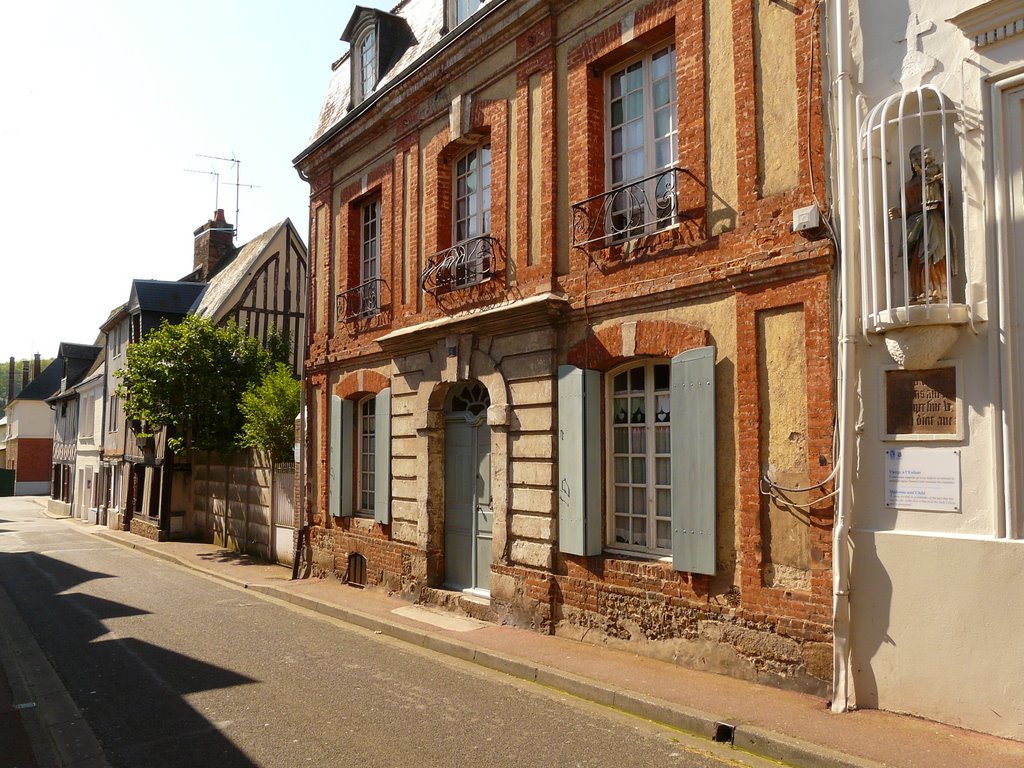 Rue de la Sous-Préfecture by Nicolas Aubé