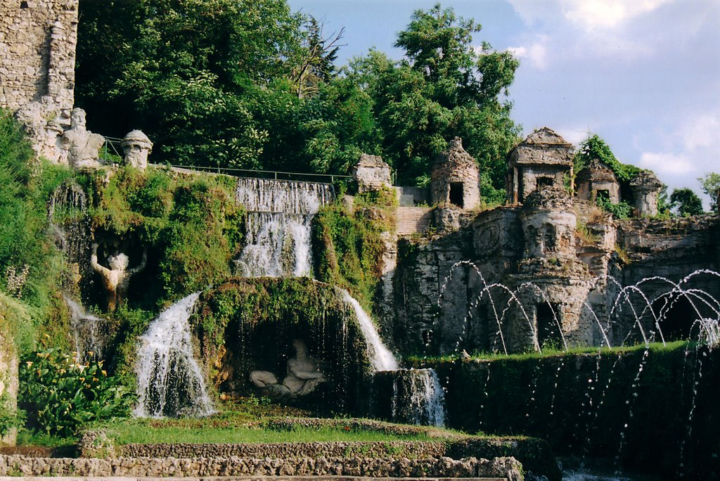 Tivoli. Villa D'Este fountains by nadiakushnir