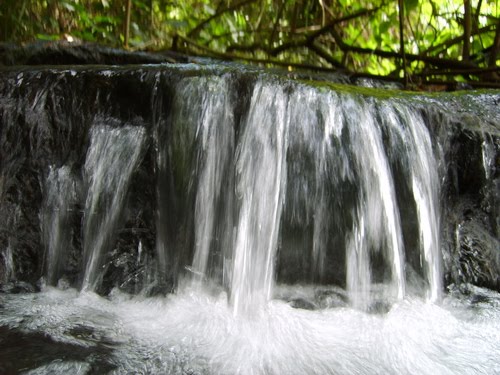 Ilha Bela - Cachoeira dos 3 Tombos - 2º Queda by Itaquá Noticias | No…