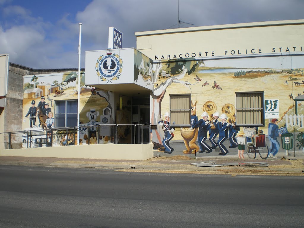 Mural on the front wall of Naracoorte (S.A.) Police Station by Bellakelpie